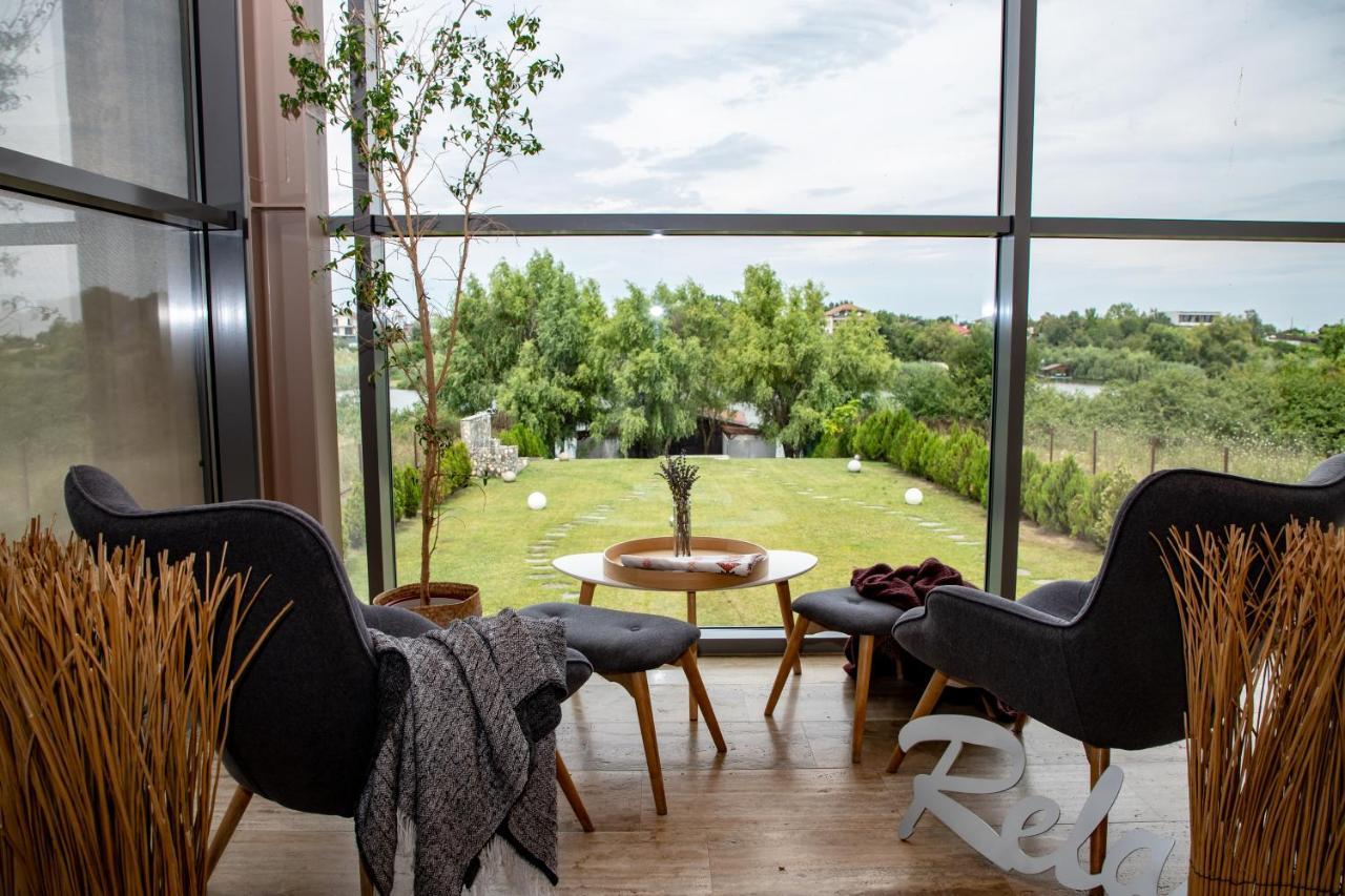 Country Spa Retreat سناجوف المظهر الخارجي الصورة View from the living room