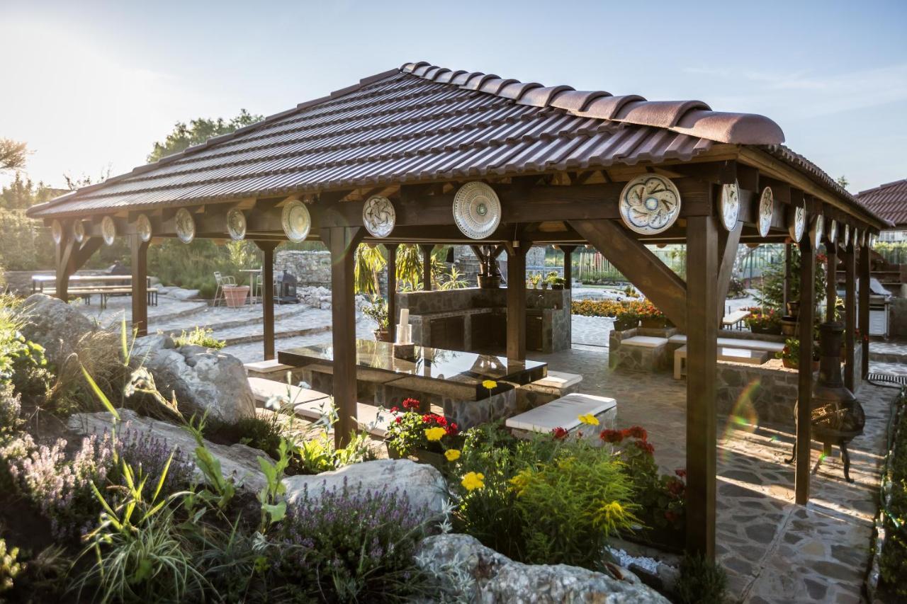 Country Spa Retreat سناجوف المظهر الخارجي الصورة Pergola