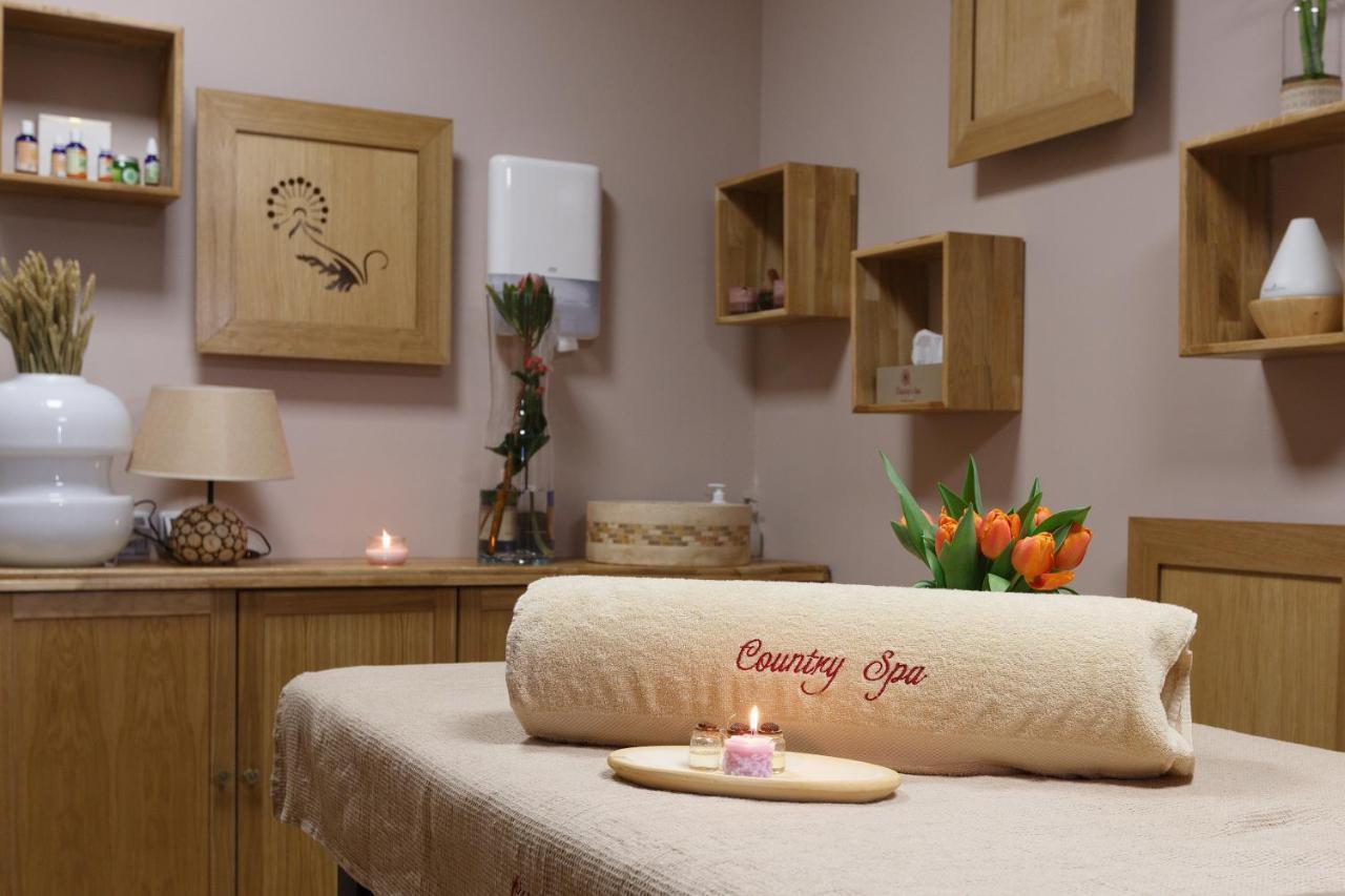 Country Spa Retreat سناجوف المظهر الخارجي الصورة A spa treatment room