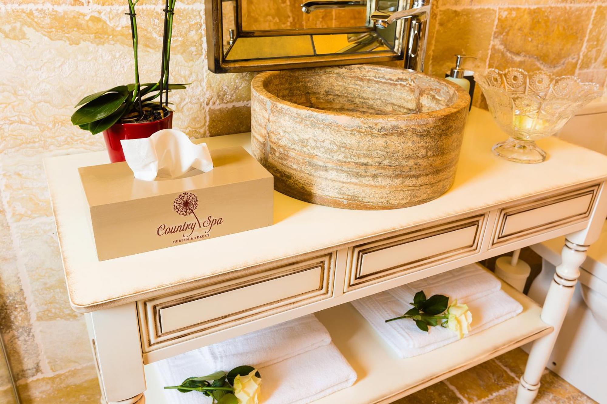 Country Spa Retreat سناجوف المظهر الخارجي الصورة A stone sink