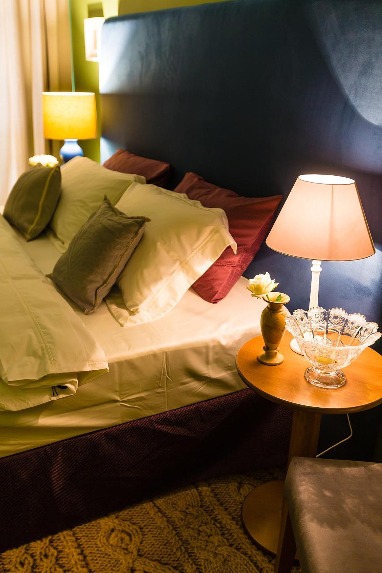 Country Spa Retreat سناجوف المظهر الخارجي الصورة A bed with cushions