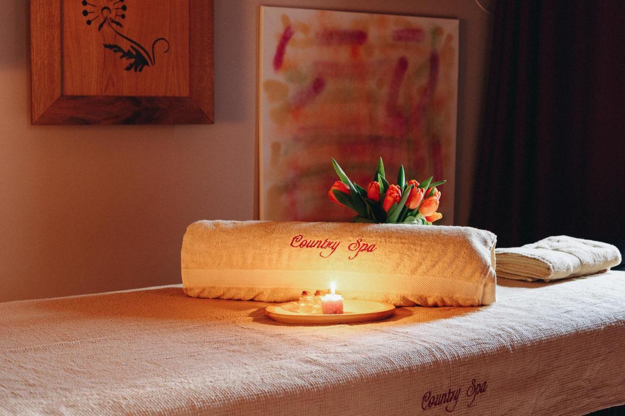 Country Spa Retreat سناجوف المظهر الخارجي الصورة A spa treatment table
